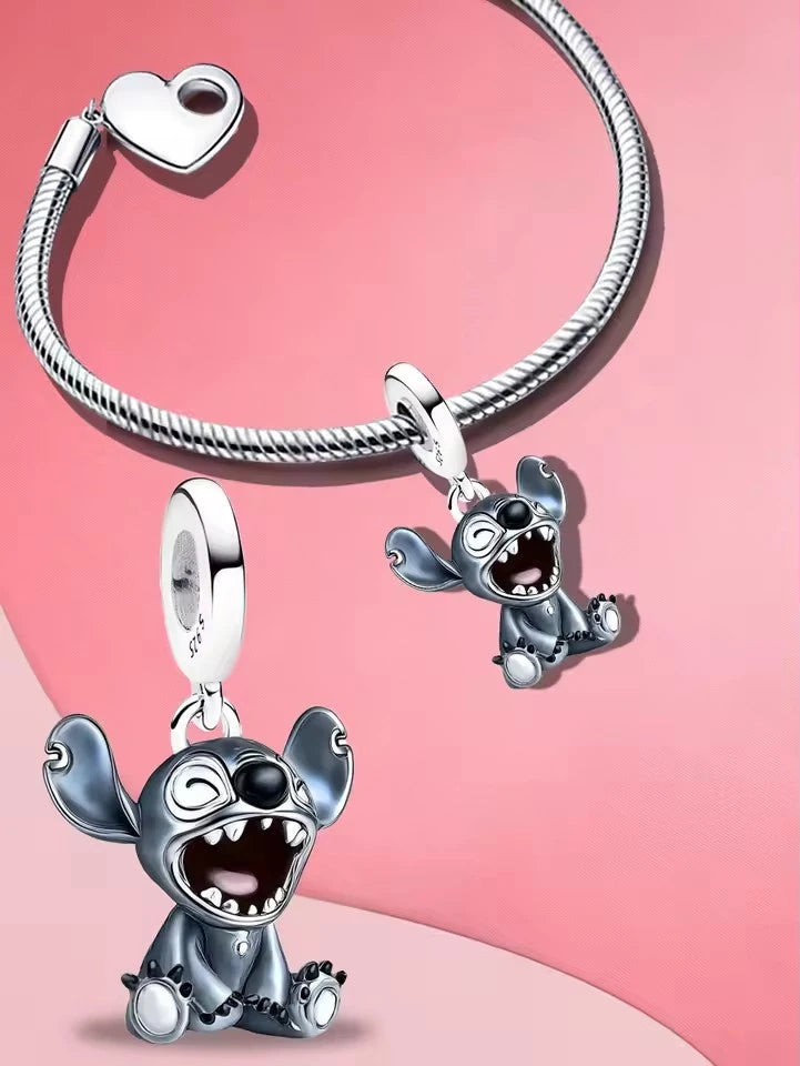 Charm Stitch Disney em Prata 925 – Acabamento Premium com Zircônias Brilhantes